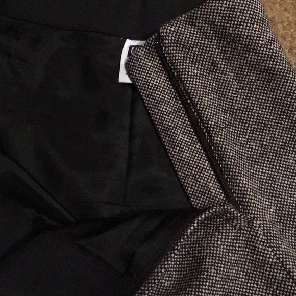 GAP Wool Skirt - size 6 - Picture 7 of 7